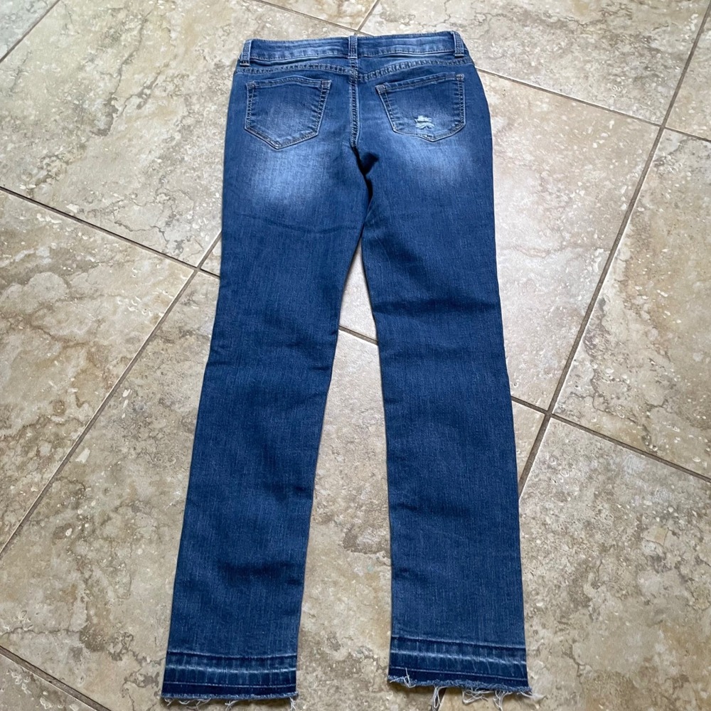 SO Distressed Denim Jeans Women's Frayed Hem Button Fly Dark Wash Blue Size 10 - Picture 5 of 6